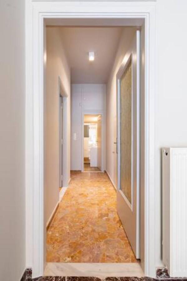 Flisvos Marina Refurbished Apartment Athens Exterior photo